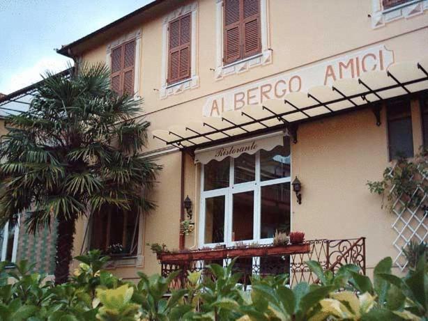 וארזה ליגורה Albergo Amici מראה חיצוני תמונה