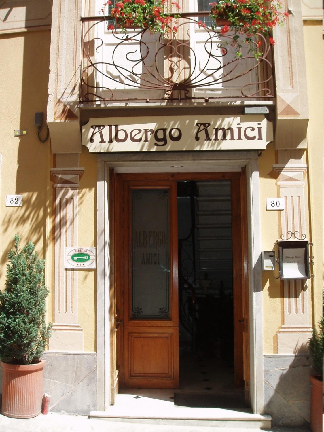 וארזה ליגורה Albergo Amici מראה חיצוני תמונה