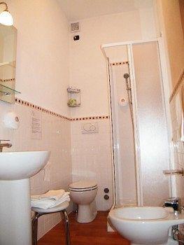 וארזה ליגורה Albergo Amici מראה חיצוני תמונה