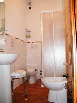 וארזה ליגורה Albergo Amici מראה חיצוני תמונה
